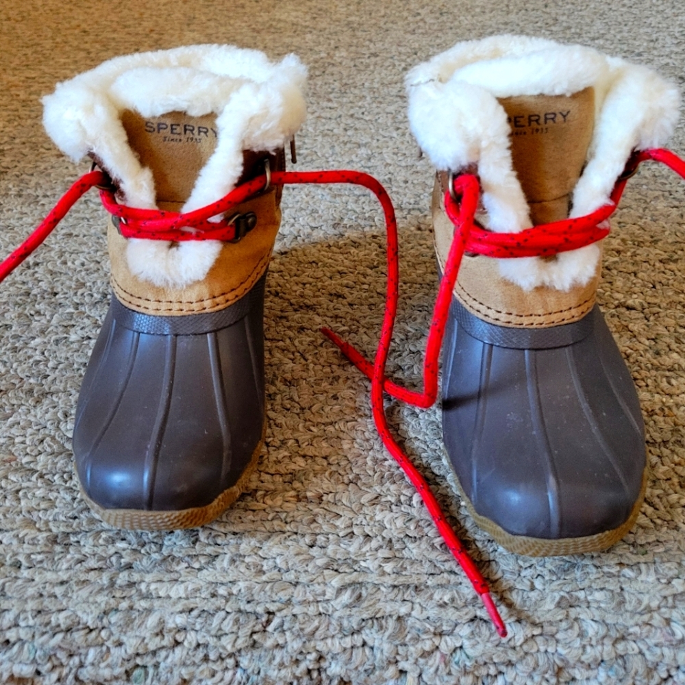 Kids Sperry snow boots